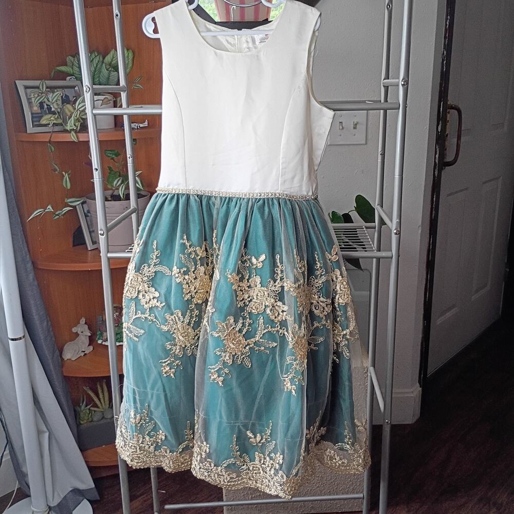 Party Dress Girl Size 12 Green And Beige Biscoti